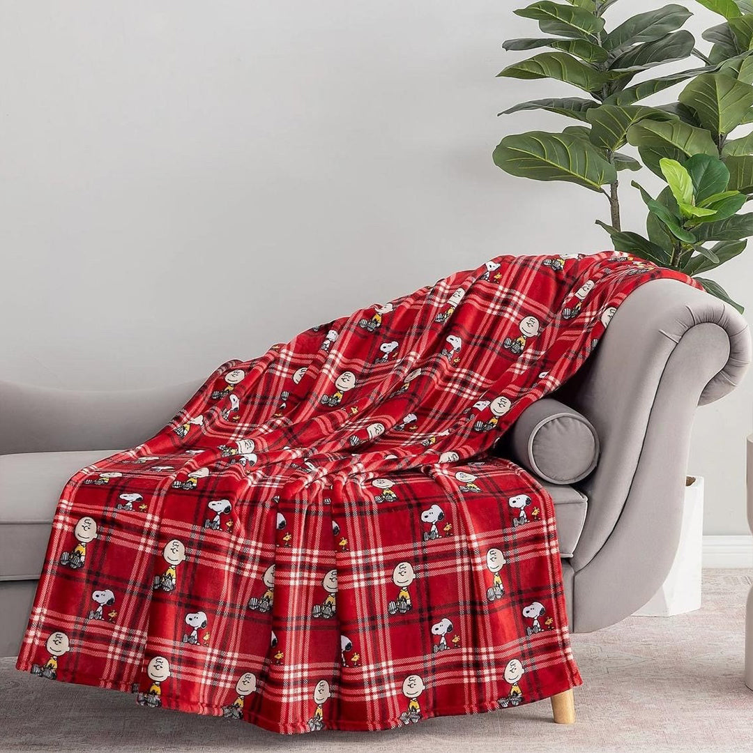 Peanuts Harvest Plush Throw Blanket