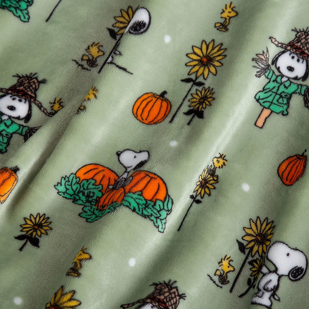 Peanuts Harvest Plush Throw Blanket