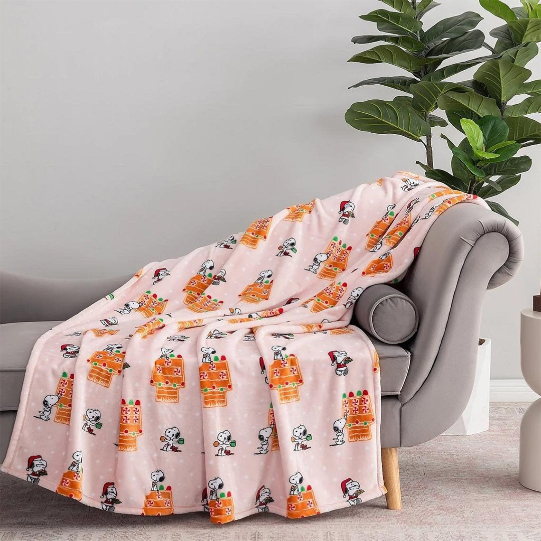 Peanuts Harvest Plush Throw Blanket